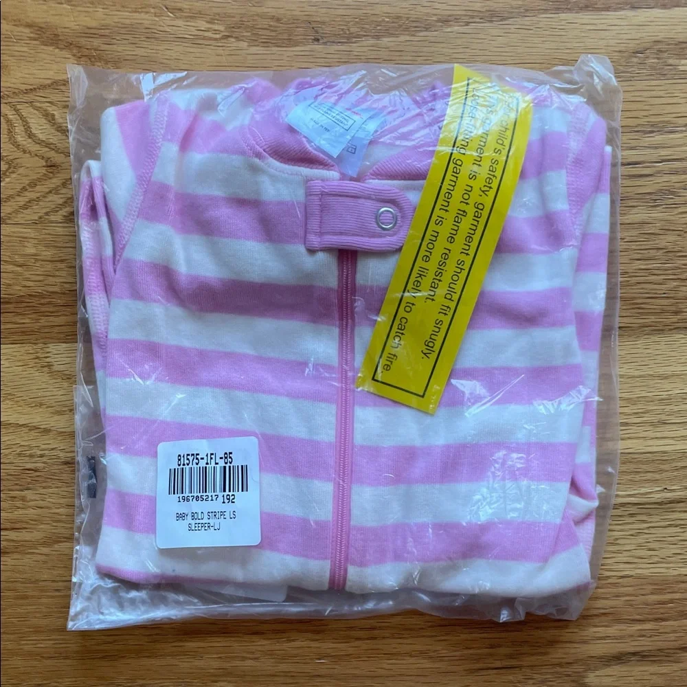 Hanna Andersson - Baby Striped 2-Way Zip Sleeper in Fondant Pink - Picture 2 of 3